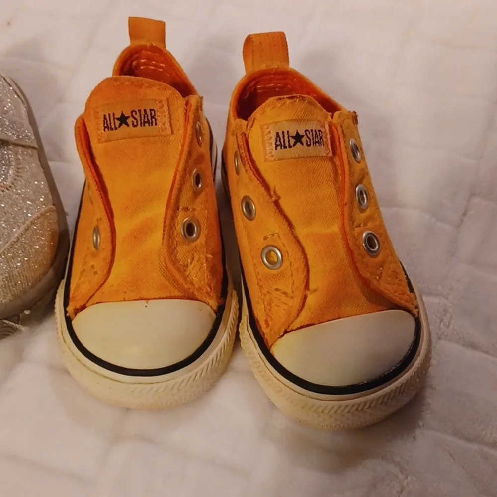 Converse both good